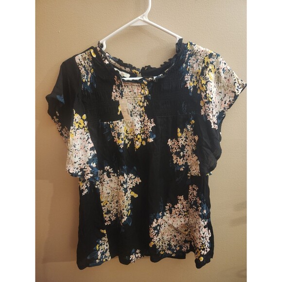 Maurices Black Combo Floral Flutter Sleeve Top Size 0 NWT - Picture 1 of 5
